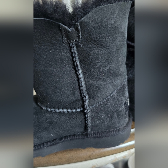 UGG - Picture 16 of 17